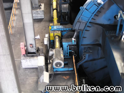 ��Ͷ�����۷�����ϵͳ֮������